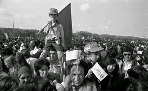 MITING DEL PSUC, GAVÁ 1977.Primera Fiesta legal del PSUC en el camping La Tortuga Ligera de Gavá. Barcelona 8-mayo-1976